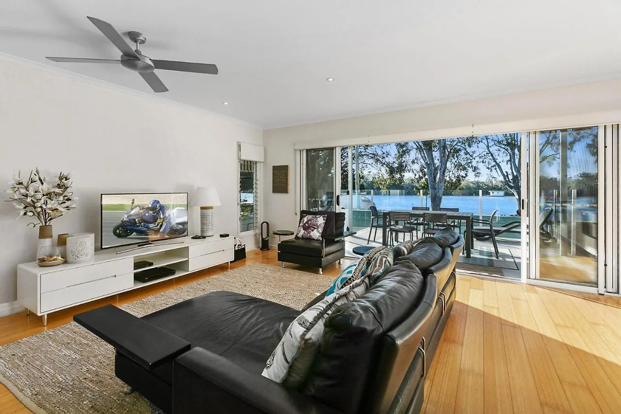 Stunning River House - 51 Hilton Esplanade Noosaville 0*,  Australia